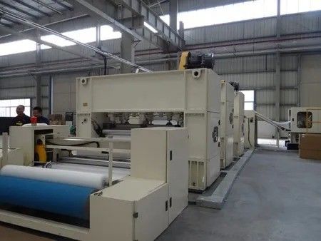 Linia produkcyjna do przebijania igieł o pojemności 800gm dla filtracji powietrza z materiałów nienasyconych