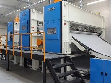 Wielowarstwowa laminowana maszyna do przebijania igieł linia produkcyjna z filcu nienasytanego